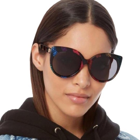 Gucci Accessories - Gucci sunglasses